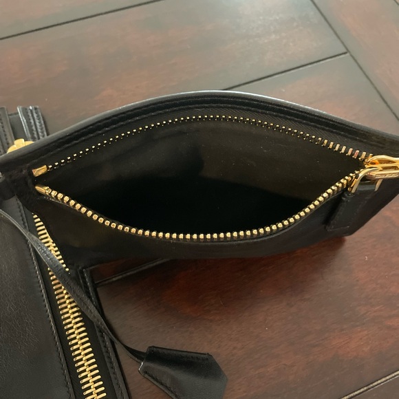 Tom Ford - Grain Leather Flat Alix Bag - Picture 6 of 7